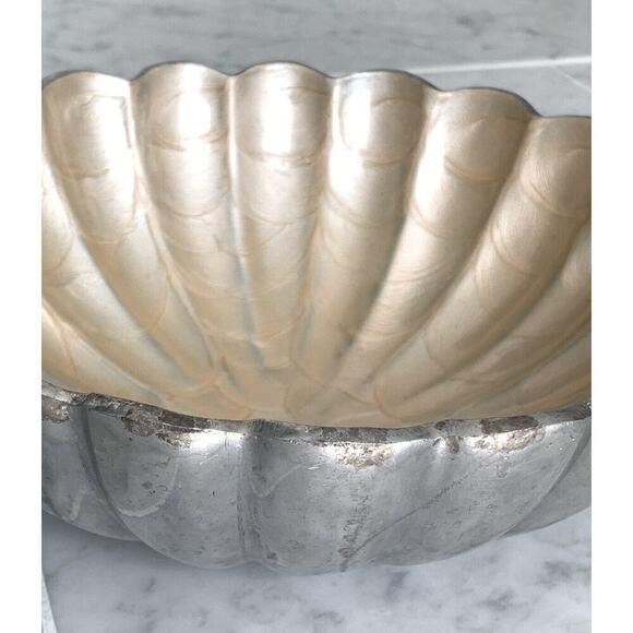 JULIA KNIGHT Peony 8.5” Round Bowl Buttercream Mother of Pearl Scalloped VGUC - Picture 11 of 11